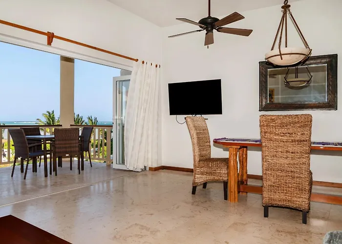 Residences At Barrier Reef 4b Oceanview 2 Bedroom By Floreo Holiday home