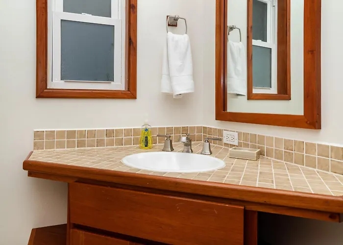 Residences At Barrier Reef 4b Oceanview 2 Bedroom By Floreo Holiday home